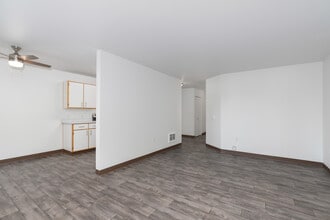 Quatama Village Apartments in Aloha, OR - Building Photo - Interior Photo