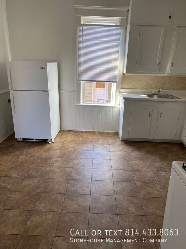 1619 Plum St in Erie, PA - Building Photo - Building Photo