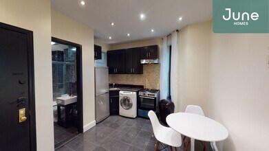 216 W 108th St-Unit -A in New York, NY - Foto de edificio - Building Photo