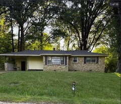 4008 Macaulay Cove in Memphis, TN - Building Photo