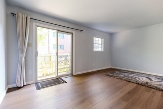 5 Trento Ct in Gaithersburg, MD - Building Photo - Building Photo
