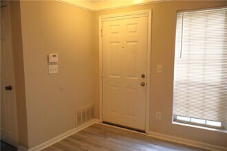 308 Mill Pond Ct SE in Smyrna, GA - Building Photo - Building Photo