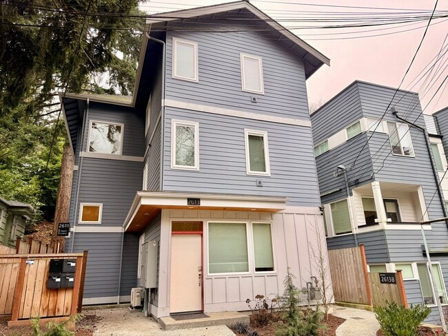 2613 3rd Ave W