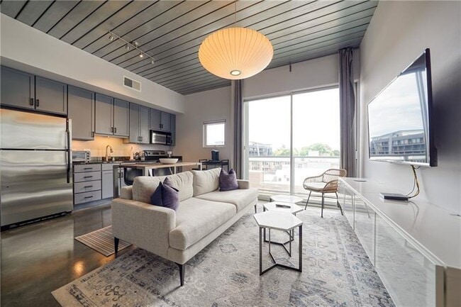 property at 620 Glen Iris Dr NE