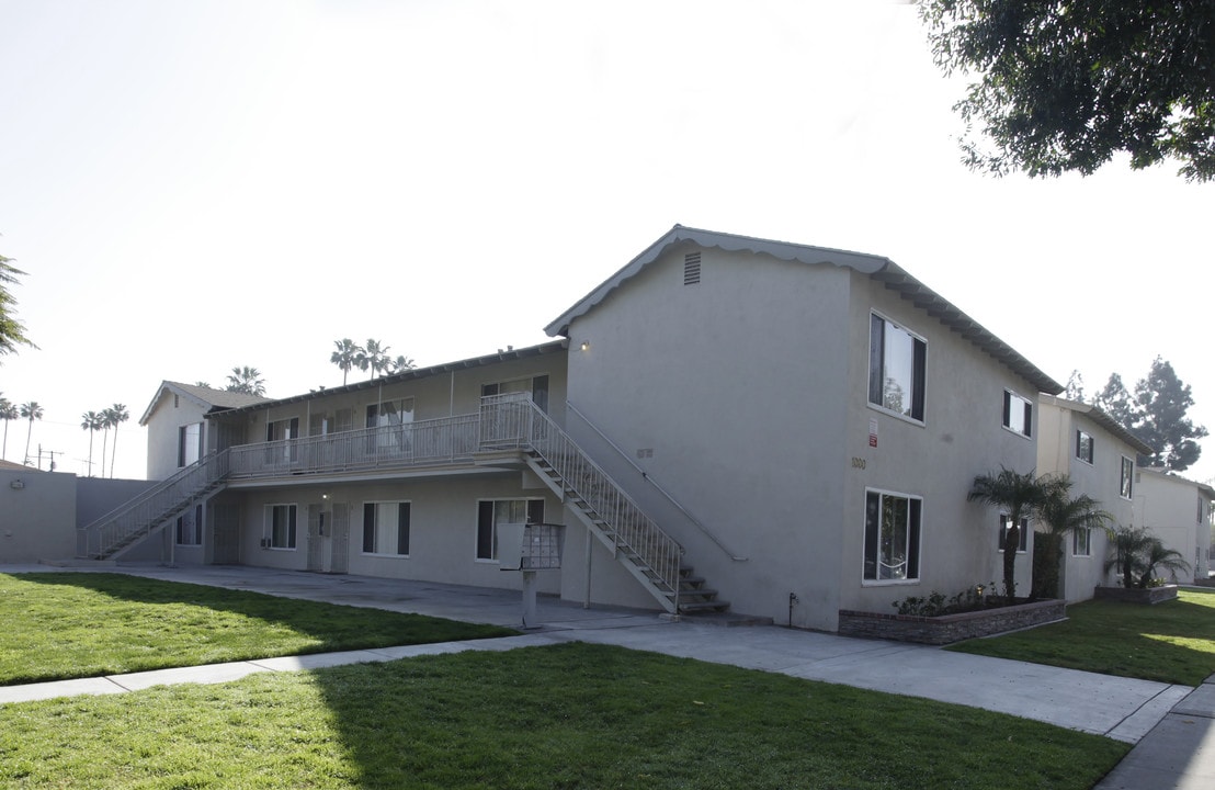 1018 S Malden Ave in Fullerton, CA - Foto de edificio