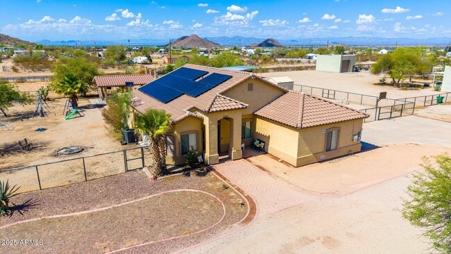 property at 2512 W Skyline Ln