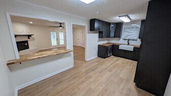 3705 Blackgum Dr in Valdosta, GA - Building Photo