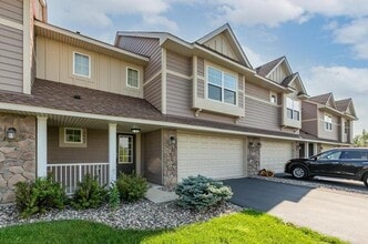 3407 Chestnut Ln in Eagan, MN - Building Photo - Building Photo