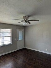 336 SW Dian St in Burleson, TX - Building Photo - Building Photo
