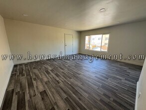 4240 S Centinela Ave in Los Angeles, CA - Foto de edificio - Building Photo