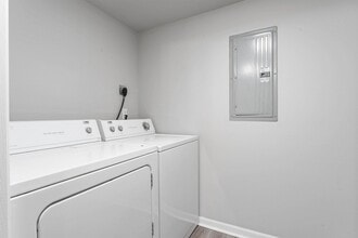 Creekside Clearing Apartments in Bentonville, AR - Building Photo - Building Photo