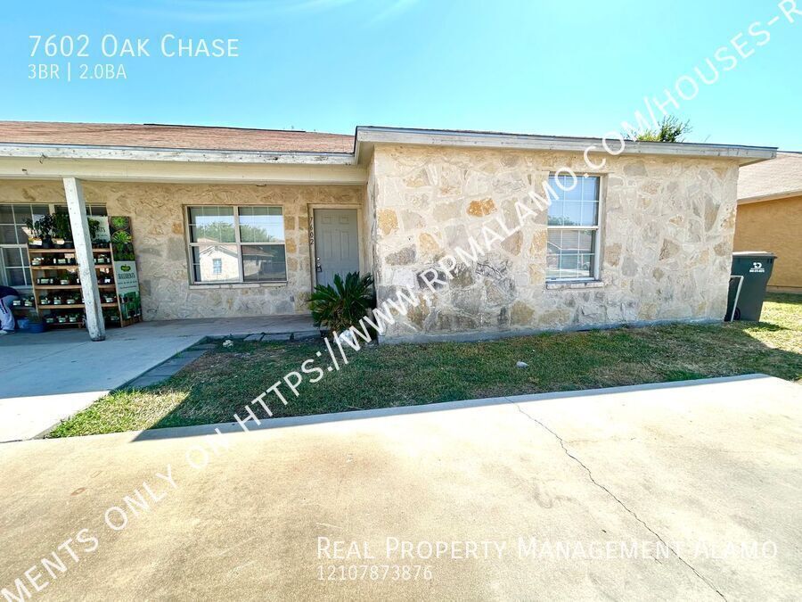 7602 Oak Chase in San Antonio, TX - Foto de edificio