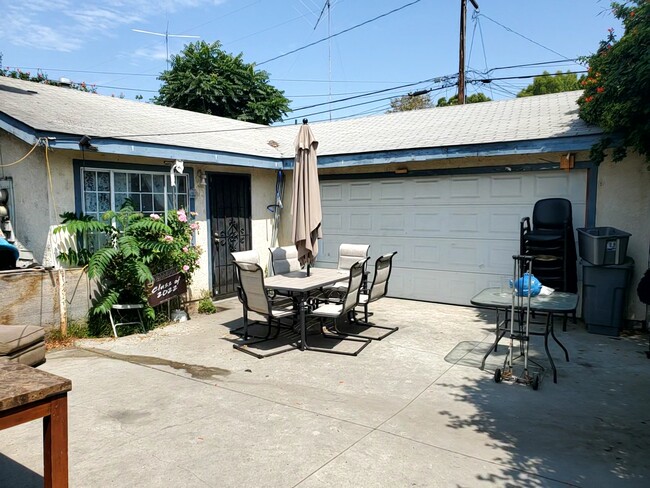 6739 Motz St in Paramount, CA - Building Photo - Building Photo