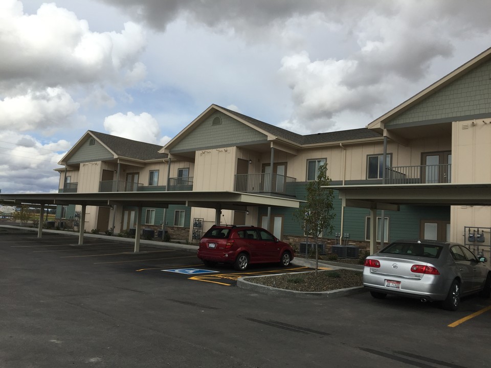 Carlow Senior Apartments in Rexburg, ID - Building Photo