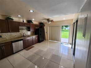 5060 Elmhurst Rd in West Palm Beach, FL - Building Photo - Building Photo