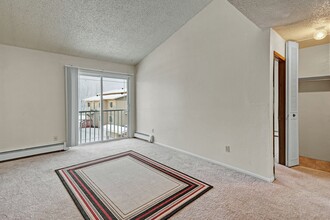 Conifer Grove in Anchorage, AK - Foto de edificio - Building Photo