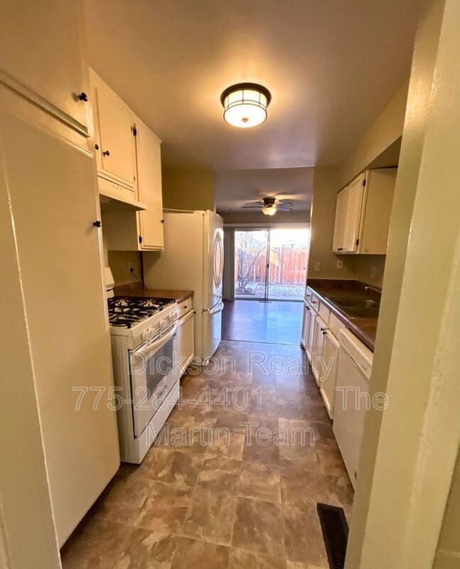 property at 3545 Willow Hills Cir