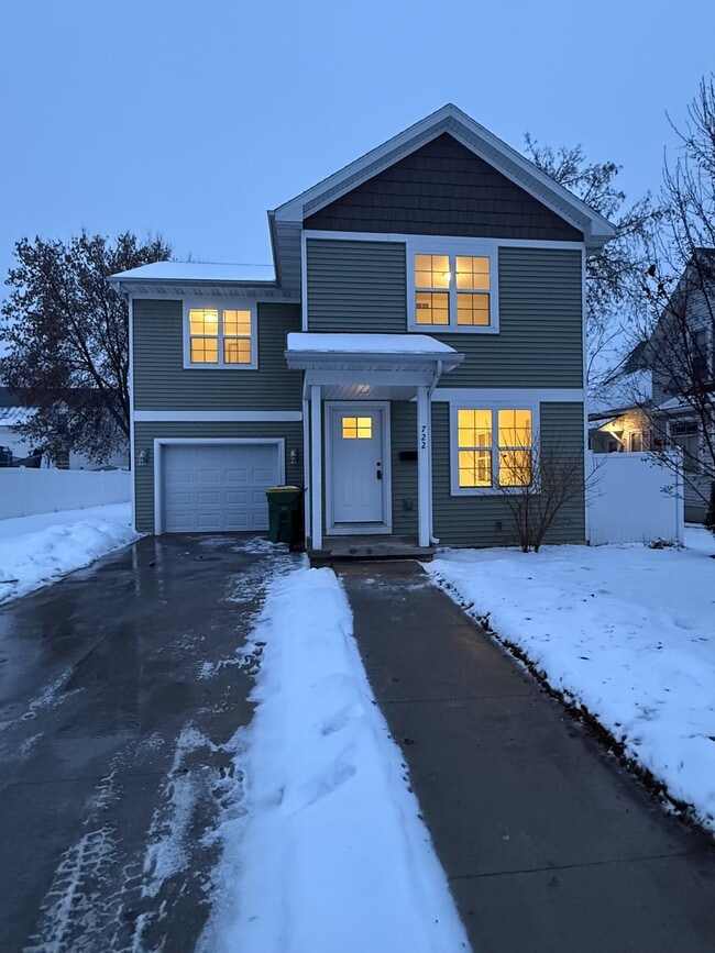 property at 722 Crooks St