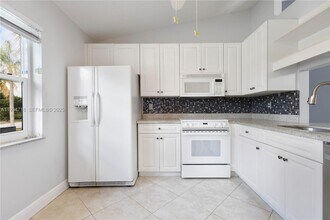 21314 Chinaberry Dr in Boca Raton, FL - Building Photo - Building Photo