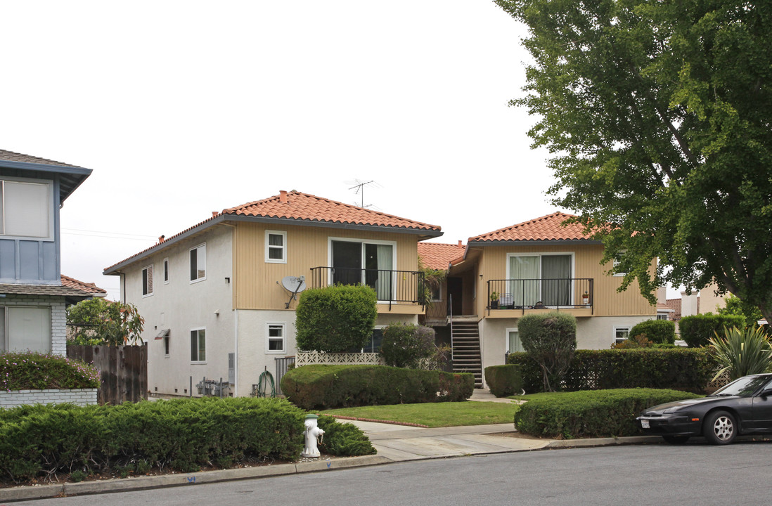 679 Grand Coulee Ave in Sunnyvale, CA - Foto de edificio