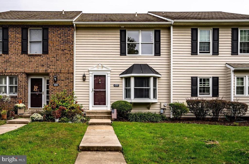 4205 Fox Pointe Ct in Glen Mills, PA - Building Photo