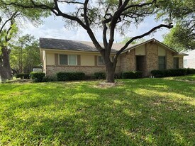 419 Shady Brook Dr in Richardson, TX - Building Photo