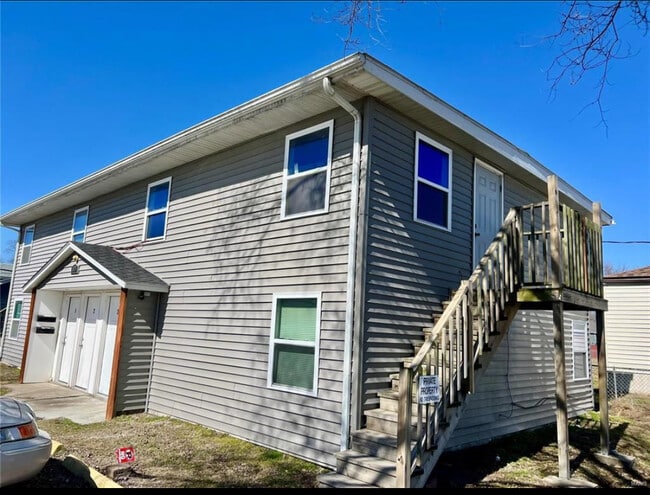 806 Center St, Unit 3