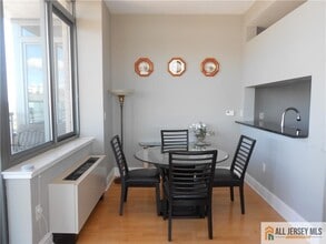 1 Spring St in New Brunswick, NJ - Building Photo - Building Photo