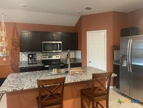 136 Ragnar Dr in Jarrell, TX - Building Photo - Building Photo