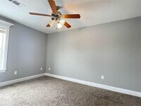 833 Baker St NW photo'