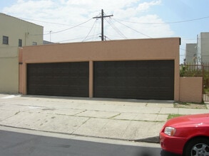 466 N Orange Grove Ave, Unit 464 in Los Angeles, CA - Foto de edificio - Building Photo