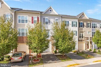 207 Miles Hawk Terrace in Purcellville, VA - Building Photo - Building Photo