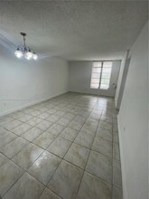 10500 SW 108th Ave in Miami, FL - Building Photo - Building Photo