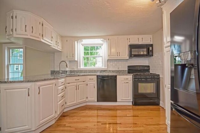 28 Fuller Ter, Unit 2