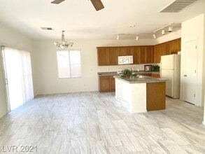 9728 N Fast Elk St in Las Vegas, NV - Building Photo - Building Photo