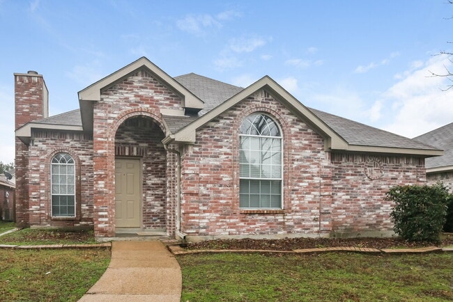 property at 2124 Creek Royal Dr