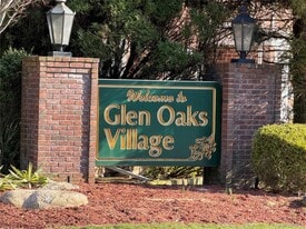 254-07 75th Ave in Queens, NY - Building Photo