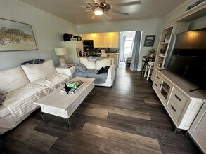 190 N Collier Blvd in Marco Island, FL - Building Photo - Building Photo