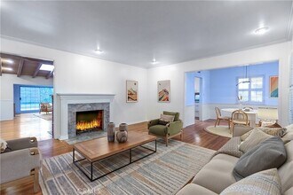 13139 Valleyheart Dr in Los Angeles, CA - Building Photo - Building Photo