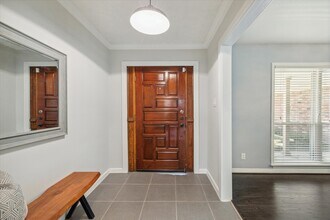 2910 Freshmeadows Dr in Houston, TX - Building Photo - Building Photo