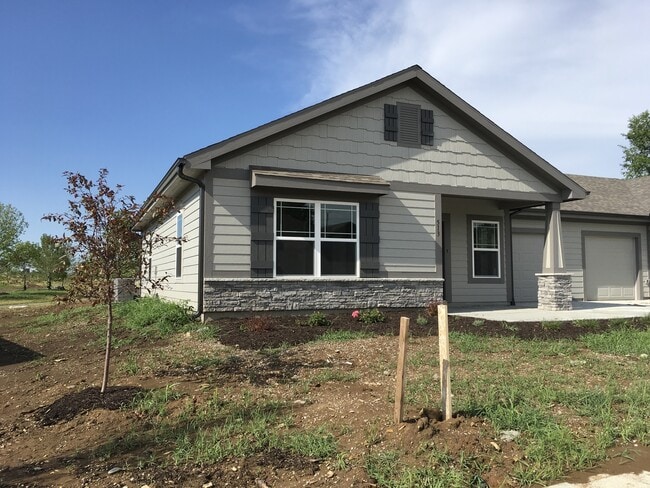 513 SE Maple Dr in Blue Springs, MO - Building Photo - Building Photo