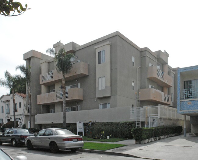 1059-1065 S Bedford St in Los Angeles, CA - Building Photo - Building Photo