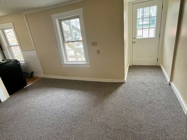 29 Pine St, Unit 1 in Bath, ME - Building Photo - Building Photo