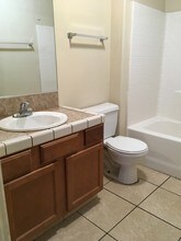 1819 Pacific St-Unit -B in Bakersfield, CA - Building Photo - Building Photo