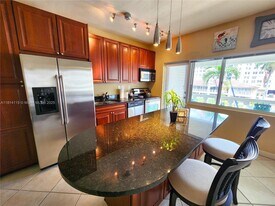 2881 NE 32nd St in Fort Lauderdale, FL - Building Photo