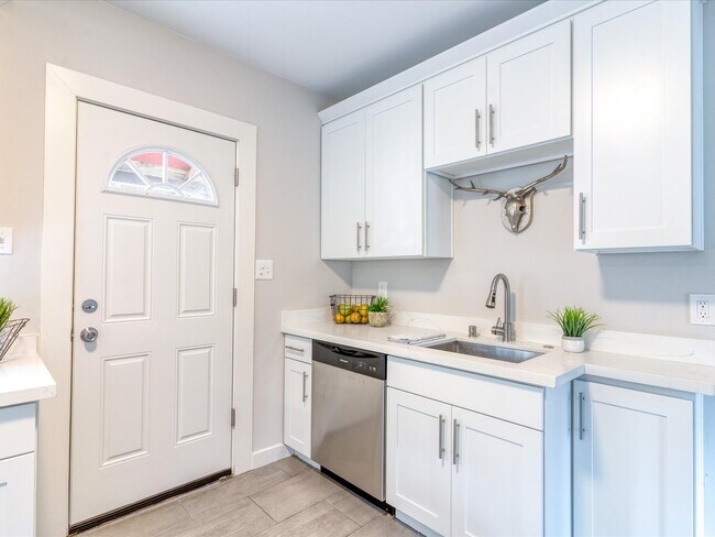 7302-7311 11th Ave NE in Seattle, WA - Building Photo - Building Photo