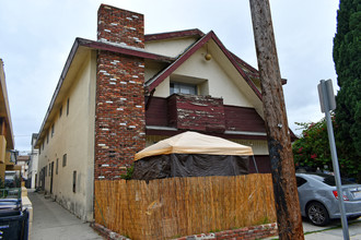 13106 Cordary Ave in Hawthorne, CA - Building Photo - Building Photo