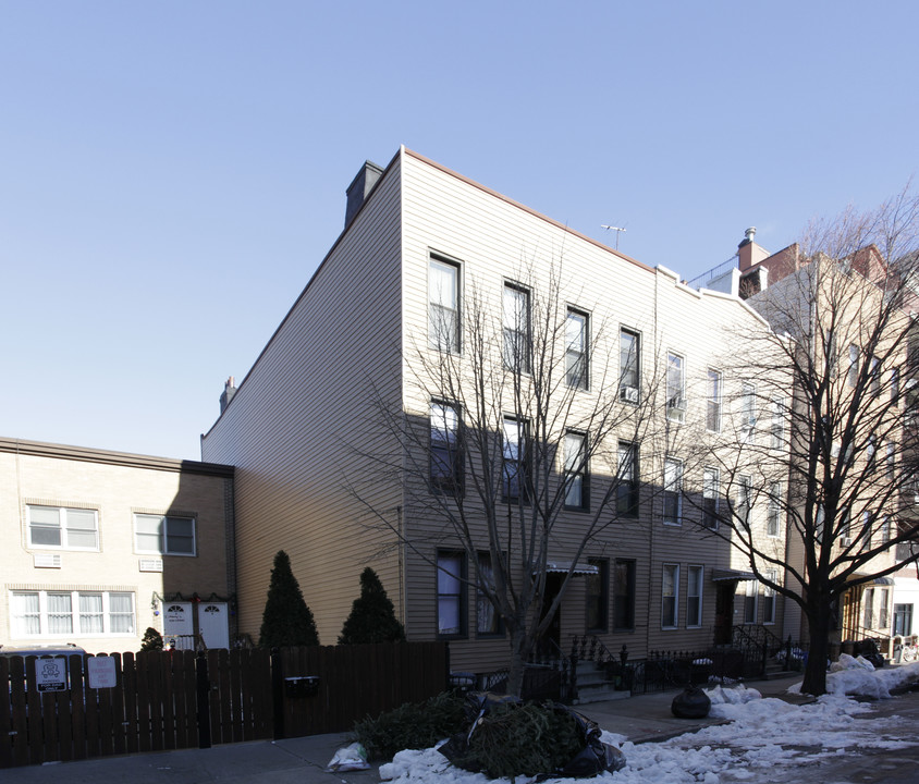 179 India St in Brooklyn, NY - Building Photo