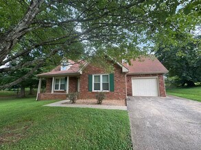 2205 Charlestown Rd in Clarksville, TN - Building Photo - Building Photo