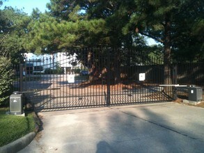 2246 Cedar Way in Baton Rouge, LA - Building Photo - Building Photo